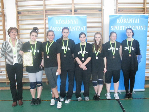 Röpis lányaink